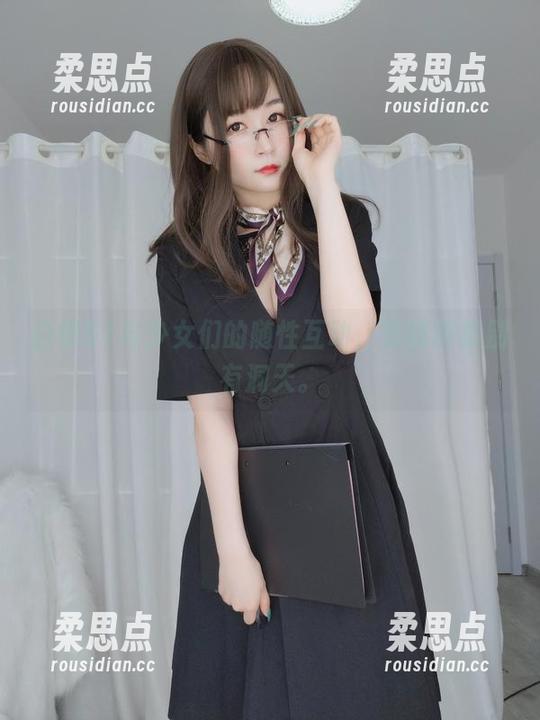 白银81与少女们的随性互动，在线图集别有洞天。-柔思点