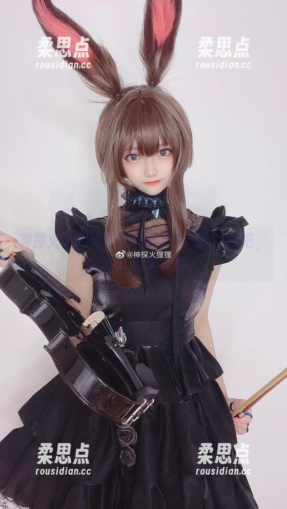 神探火狸狸的吊带写真又来更新，好吧，我承认我入坑了！-柔思点