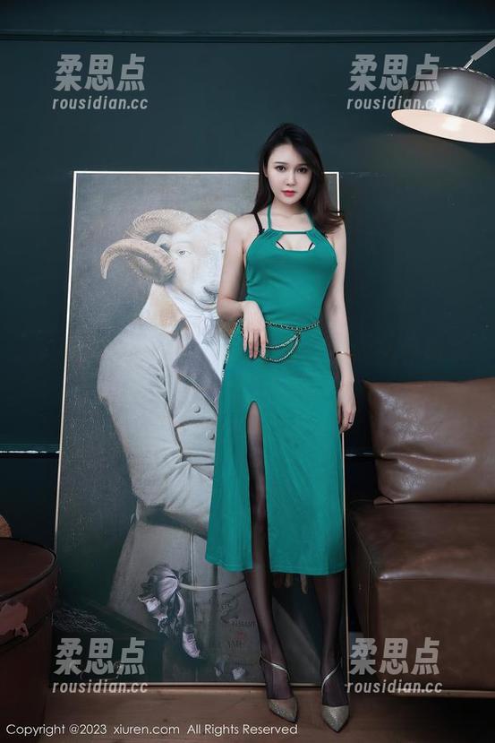 秀人网 - 易阳Silvia呈现：汹涌女神指数飙升了，摄影师慌了！-柔思点
