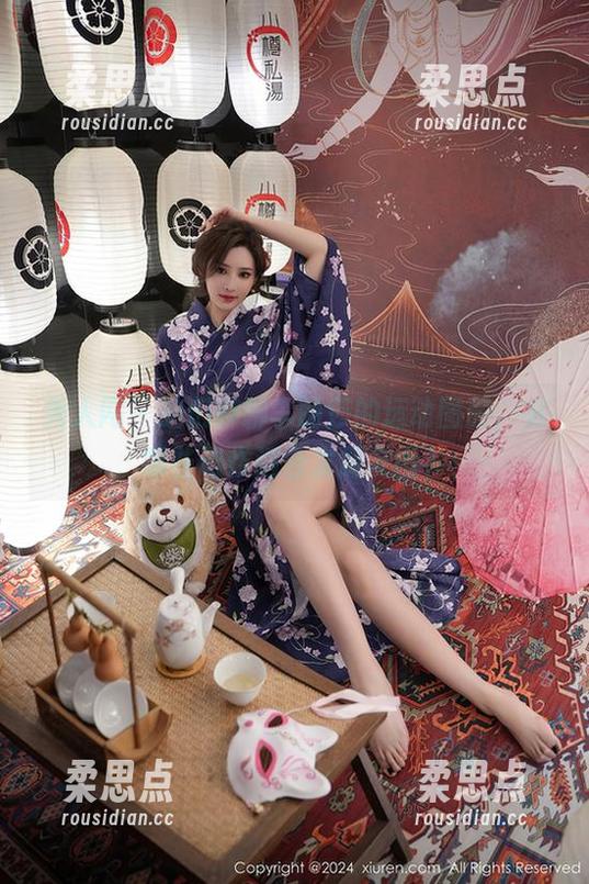 秀人网 - 咱们聊聊李丽莎的运动图册，有哪些动作适合发朋友圈？-柔思点