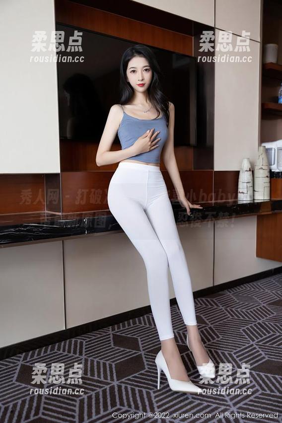 秀人网 - 打破次元壁！柒喜小baby的吊带最新原图，成功让人忍俊不禁！-柔思点