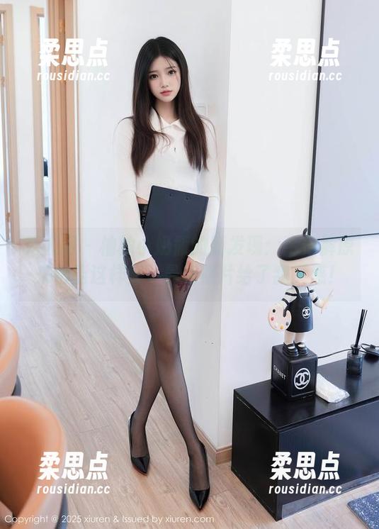 秀人网 - 柚柚小奶瓶的新发现：牛仔裤原来也能这样穿，最新照片给了我灵感！-柔思点