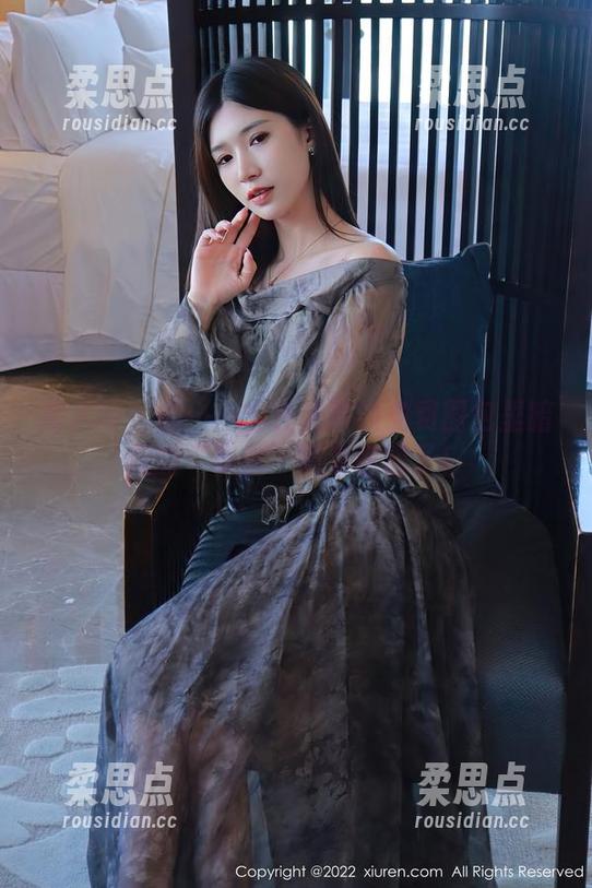 秀人网 - 嘘……桃色奶酪的免费图包里暗藏的“秘密”最有意思了！-柔思点