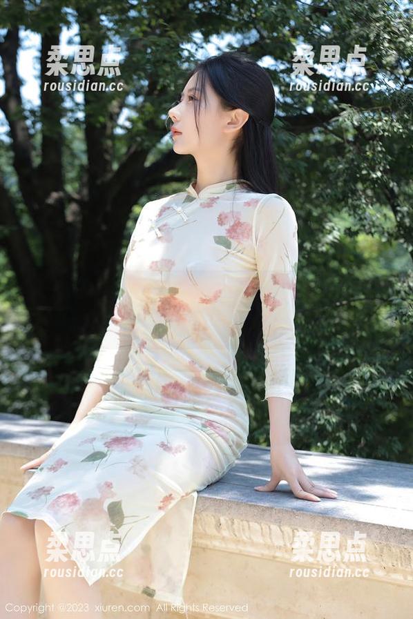 秀人网 - 渺小的兔兔们，来看看涵涵Luna的兔女郎作品集吧！-柔思点