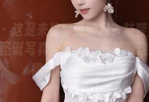 秀人网 - 这是来搞事情的吗？陆萱萱cecillia的圣诞写真合集，它竟然有这么多值得回味的细节！