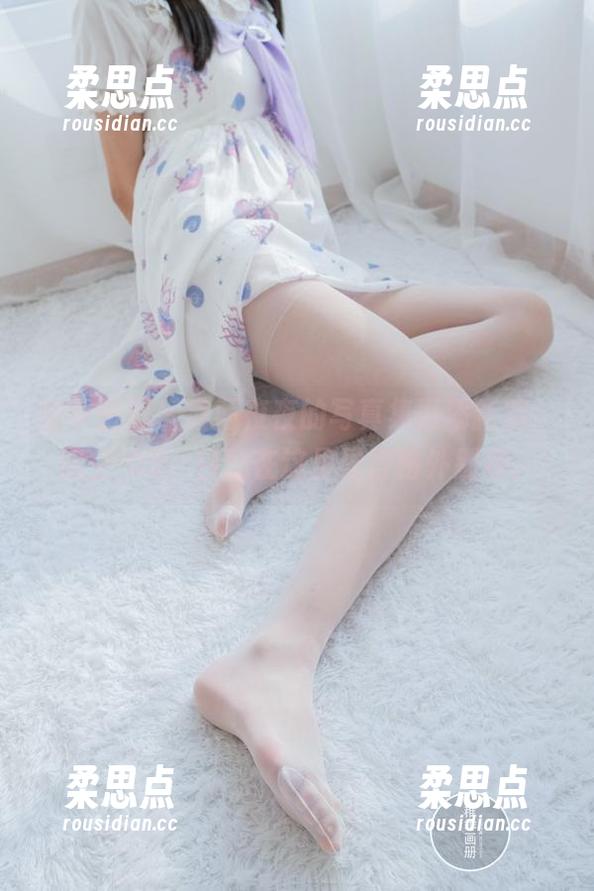 稚乖画册 - 赤西夜夜的写真集再添新篇，晴空-03，白丝在这里显得格外别致。-柔思点
