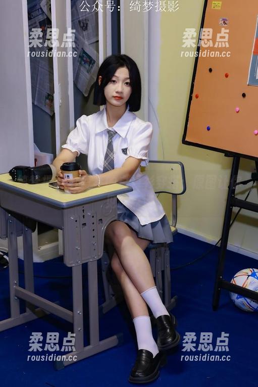 绮梦摄影 - 蔡蔡的白衬衫穿搭：原图让你见识点滴-柔思点