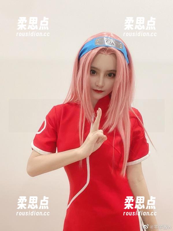 芊芊酱w的猫耳cos，一上来就让人怀疑你是不是也变成了小猫咪。-柔思点