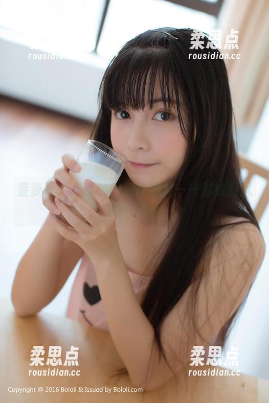 菠萝社 - 王语纯的运动照片——那抹微风似乎在说啥-柔思点
