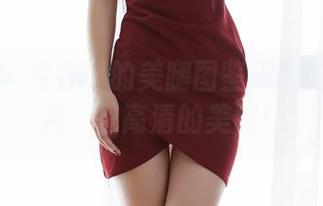 蜜桃社 - 月音瞳的美腿图鉴：赢的不是岁月，是高清的美脚！