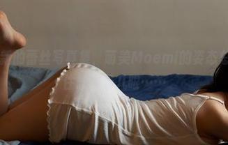 蜜桃社 - 最新的蕾丝写真集，萌美Moemi的姿态总是让人忍不住想多看几眼……
