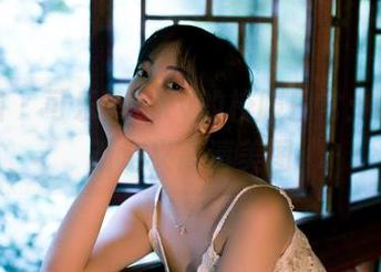轰趴猫 - 可乐Vicky的校服日常：让你重新定义高清美图