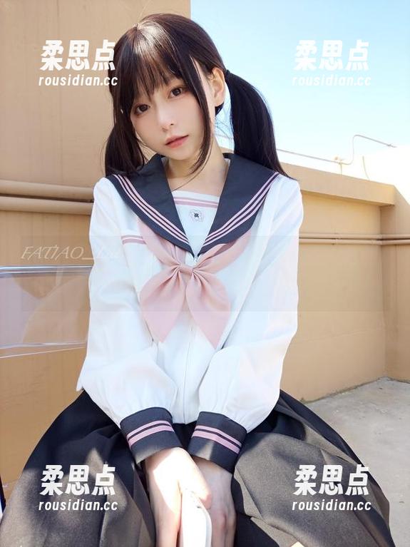 迷之呆梨的2022年高清写真合集：每张图都是独特的小呆货风味。-柔思点