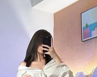 微密圈 - 醇子小姨的美图中，这女孩可真有故事，但我只想盯着看。