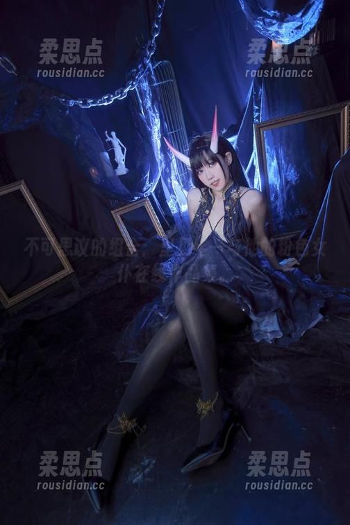不可思议的组合：里见年一与他的粉色女仆在线作品集。-柔思点