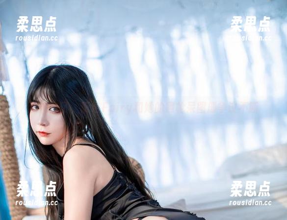 涨姿势了，阮邑Fairy和她的黑枪呆图册争议不断-柔思点