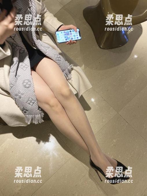 微密圈 - 雅雅的气质呀清凉诱惑—无圣光图集，制服下的挑衅-柔思点
