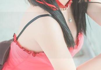 雯粥粥i的写真，女仆和内衣之间，演绎一场关于暖意四溢的奇幻聚会，怪不得我痴迷。