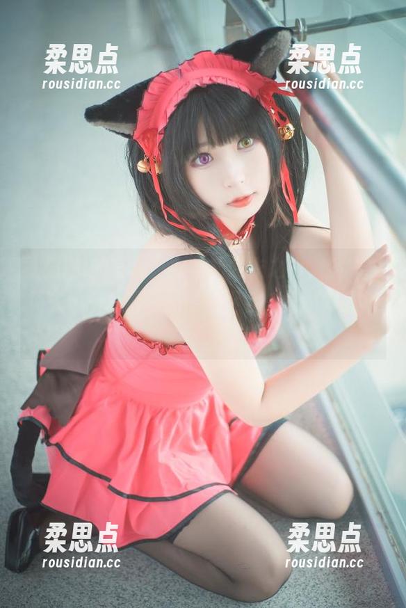 雯粥粥i的写真，女仆和内衣之间，演绎一场关于暖意四溢的奇幻聚会，怪不得我痴迷。-柔思点