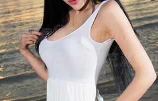 青豆客 - 照片展现了琪琪qlql的“修女”风，顿时觉得这世界充满张力。