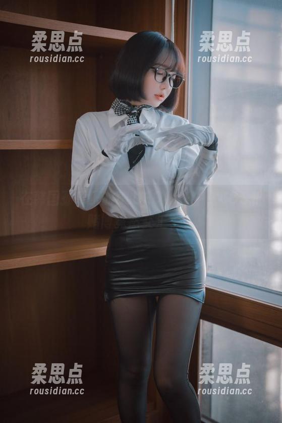 在韩国孙乐乐的BLUECAKE中，COS和赌博竟然交汇了？-柔思点