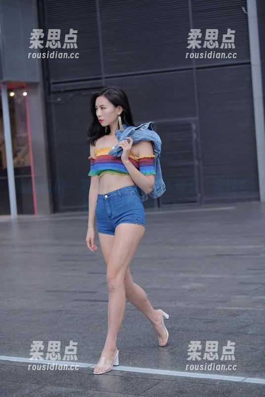 魔镜街拍 - 啧啧，婷婷的OL身姿，薄丝包臀裙的诱惑写真！-柔思点
