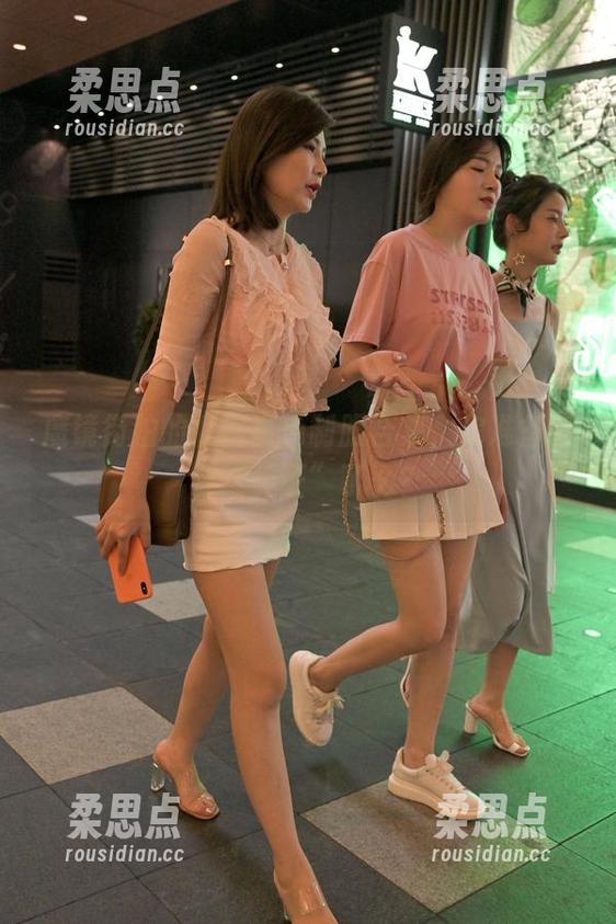 魔镜街拍的私房白色制服合集,你准备好要“见证”了么?-柔思点 魔镜街拍的私房白色制服合集,你准备好要“见证”了么?-柔思点